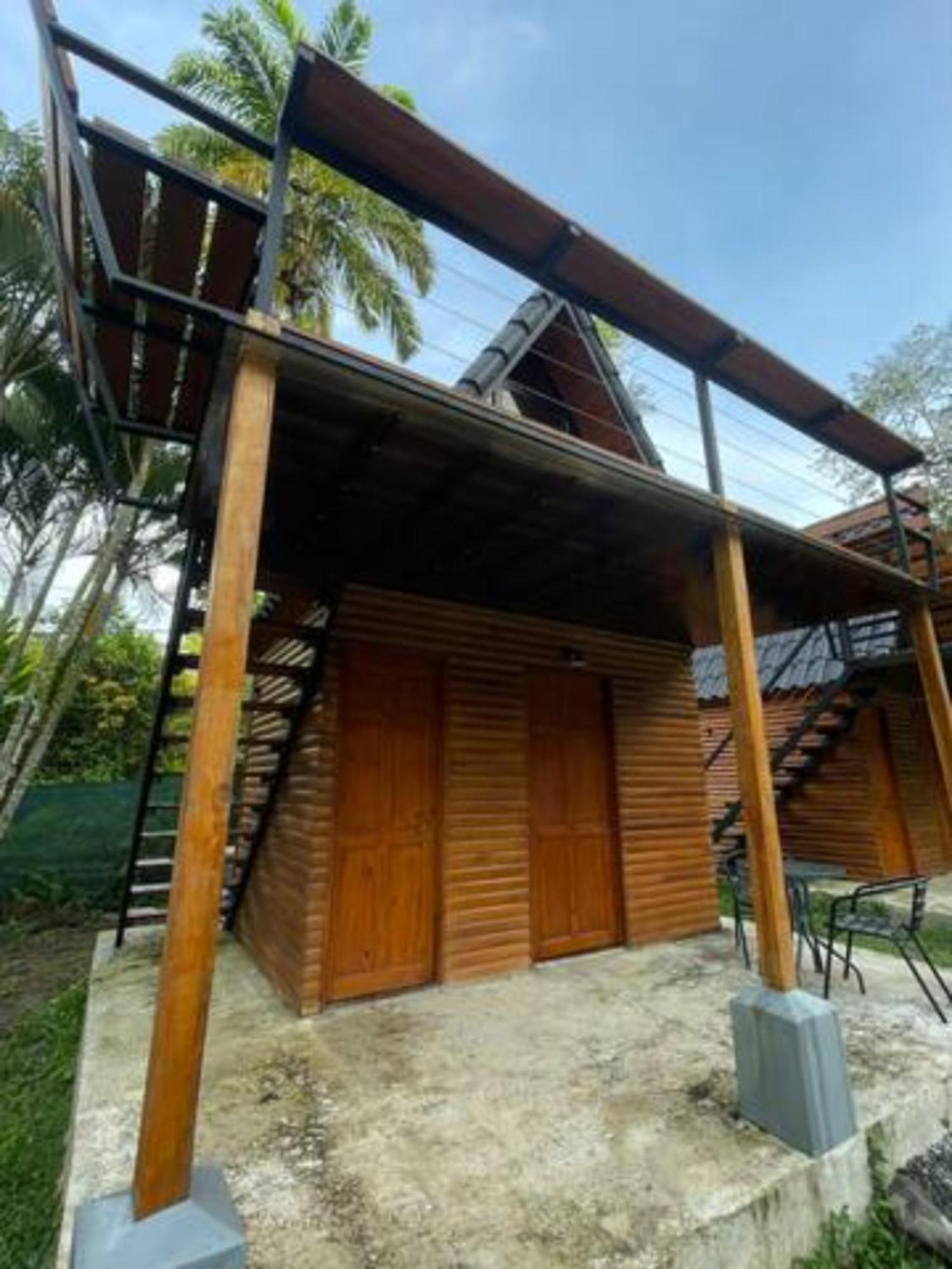 Bungalows Sloth Manzanillo  Dış mekan fotoğraf